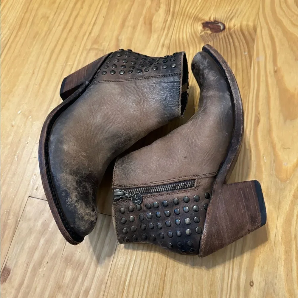 LIBERTY BLACK Distressed Leather Studded Ankle Western Bootie Women's Size 6.5
